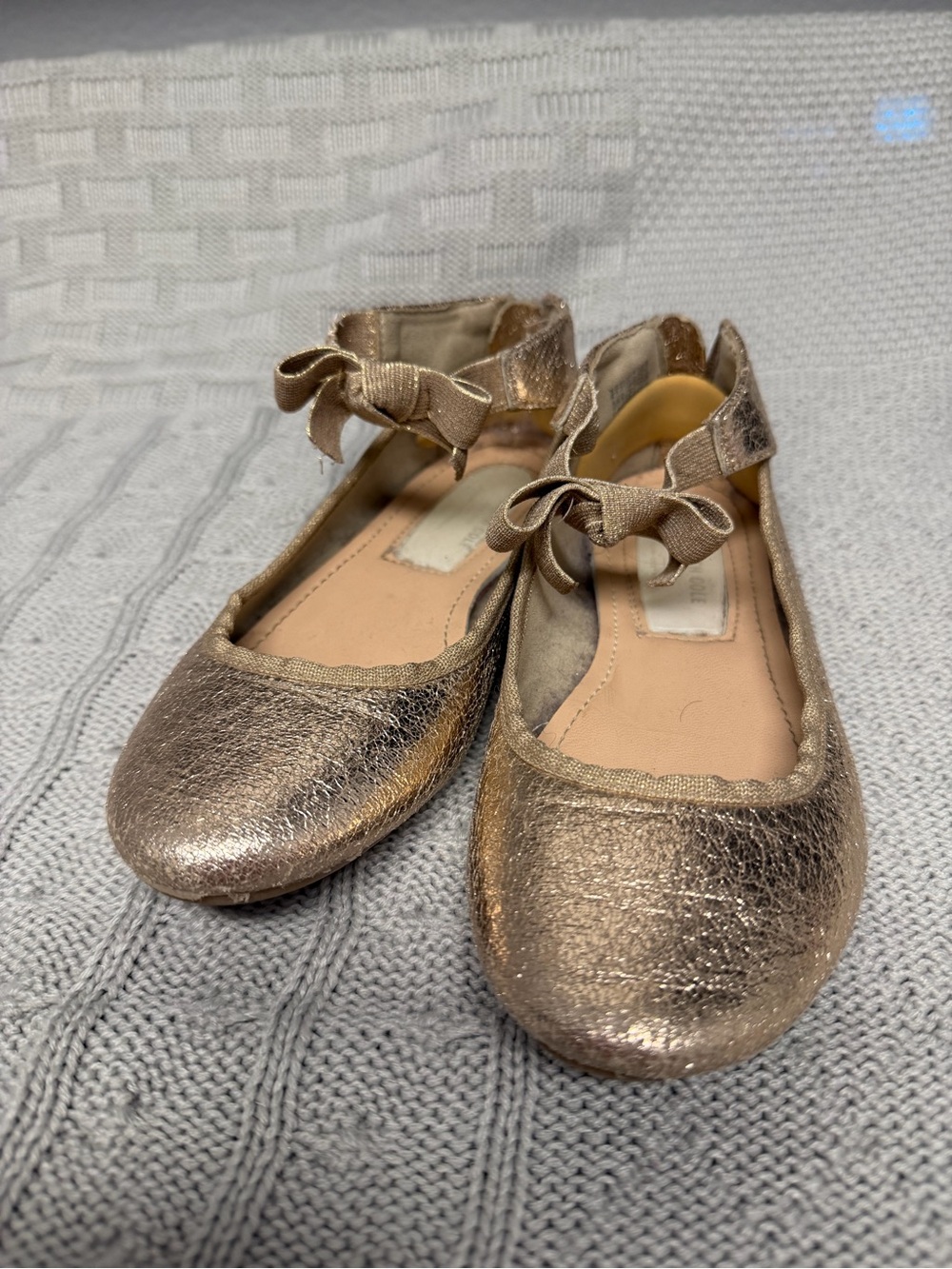 Kenneth Cole Reaction Metallic Rose Gold Girls Ballet Flats with Ankle Bow
